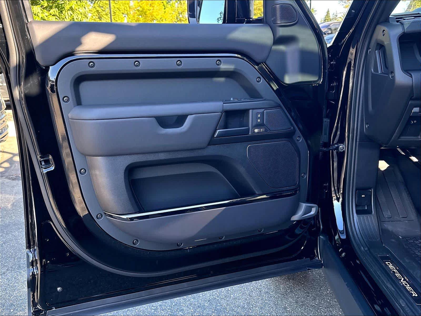 New 2026 Land Rover Defender 110 OCTA AWD/4WD image 24