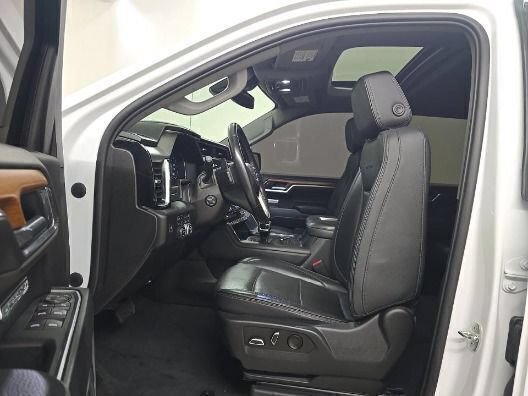 Used 2022 GMC Sierra 1500 Denali AWD/4WD image 3