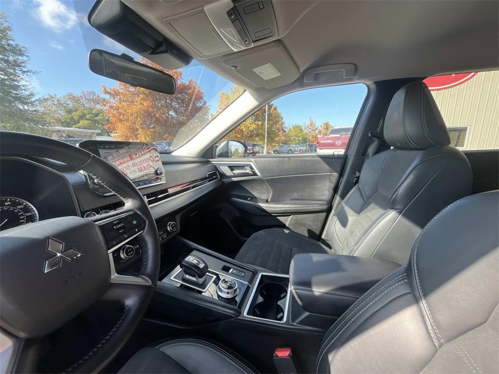 Used 2024 Mitsubishi Outlander FWD image 10