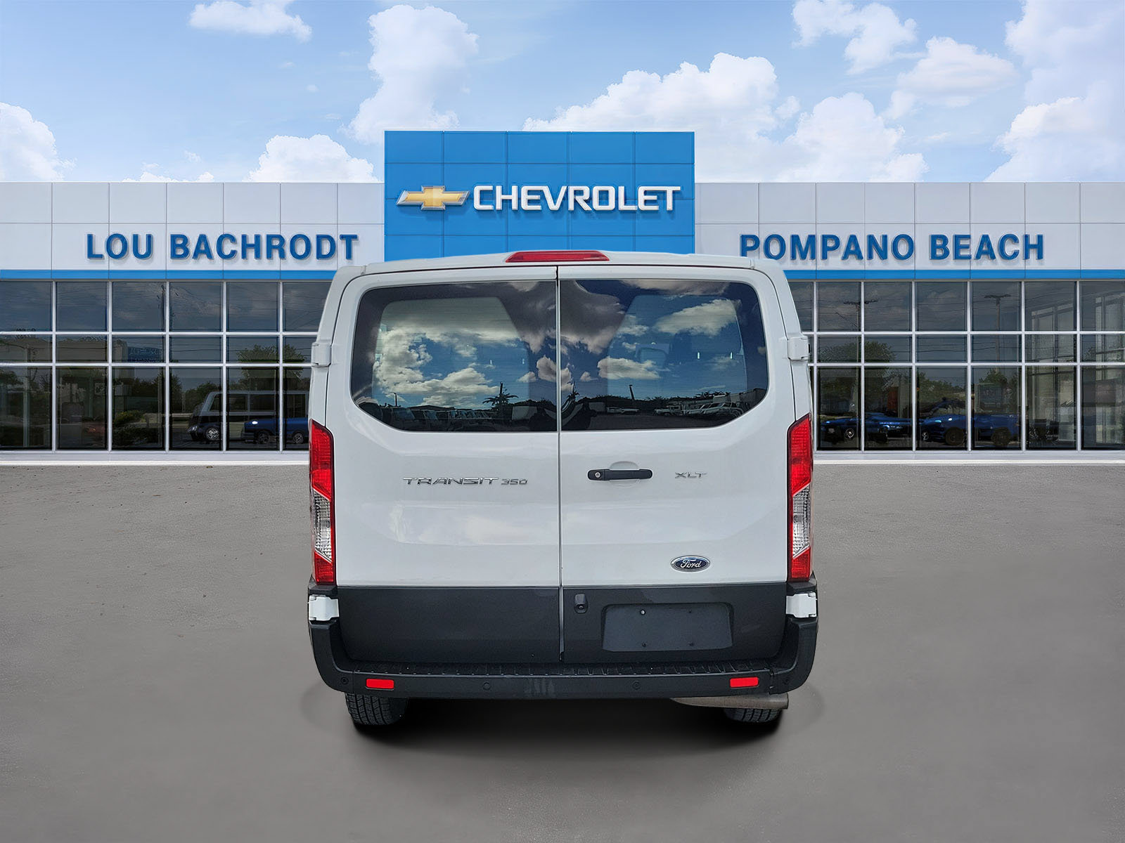 Used 2022 Ford Transit 350 XLT RWD image 4