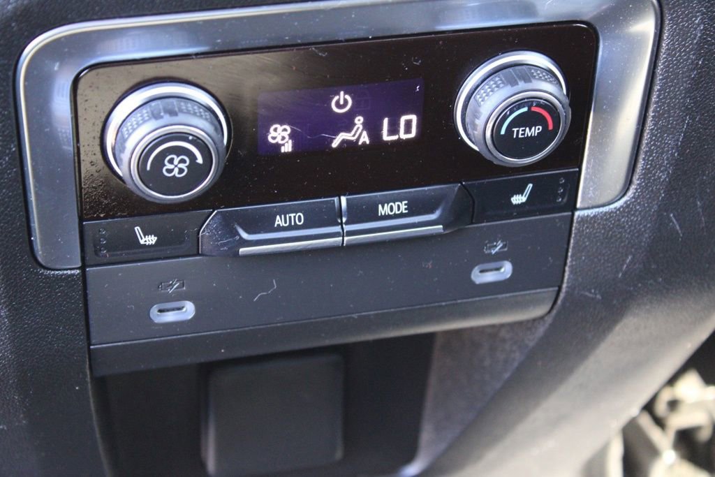 Used 2021 Chevrolet Suburban High Country image 29