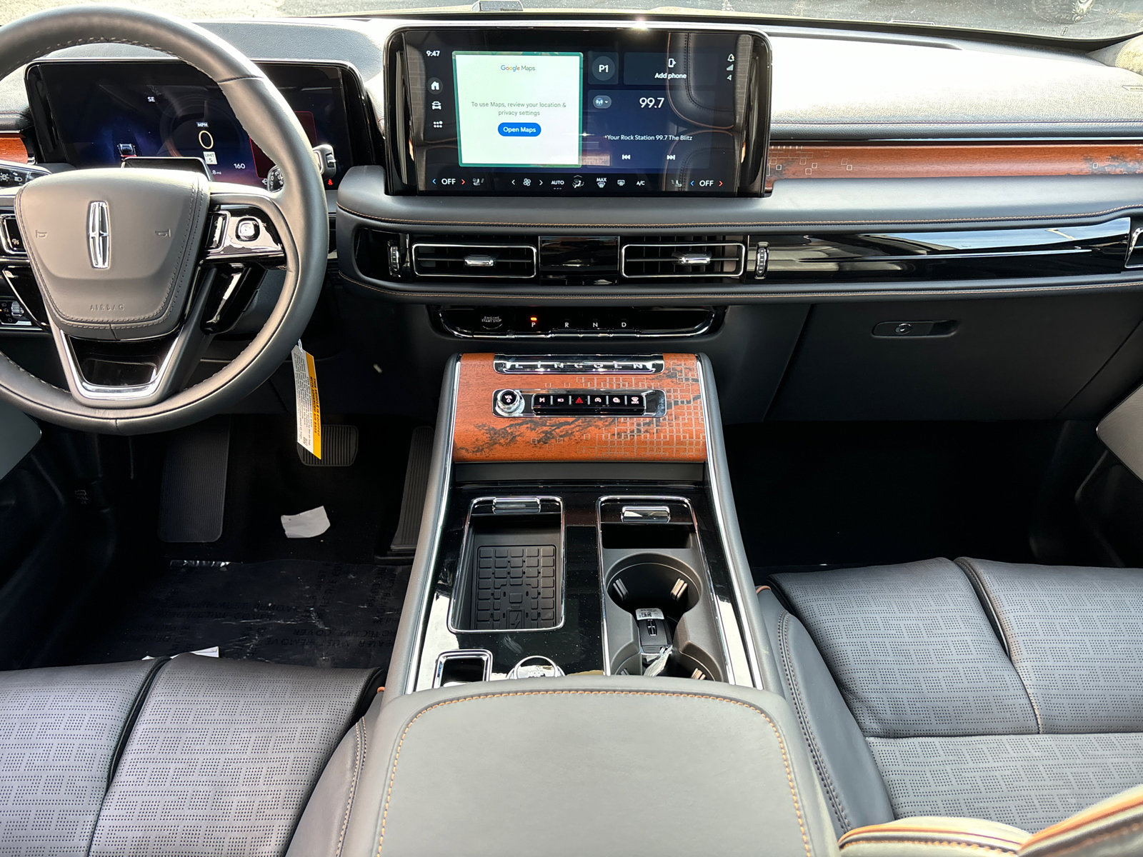 New 2025 Lincoln Aviator Black Label w/ Jet Appearance Package image 31