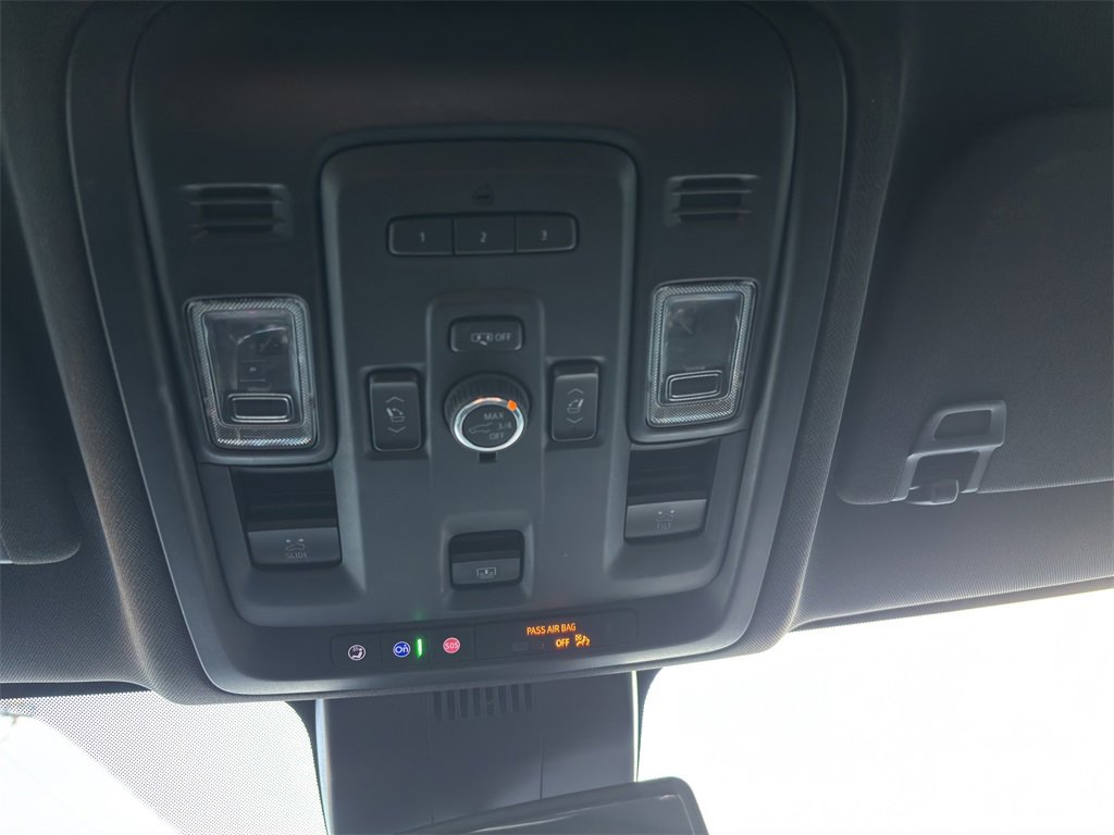 Used 2023 Chevrolet Tahoe LT w/ Luxury Package image 15