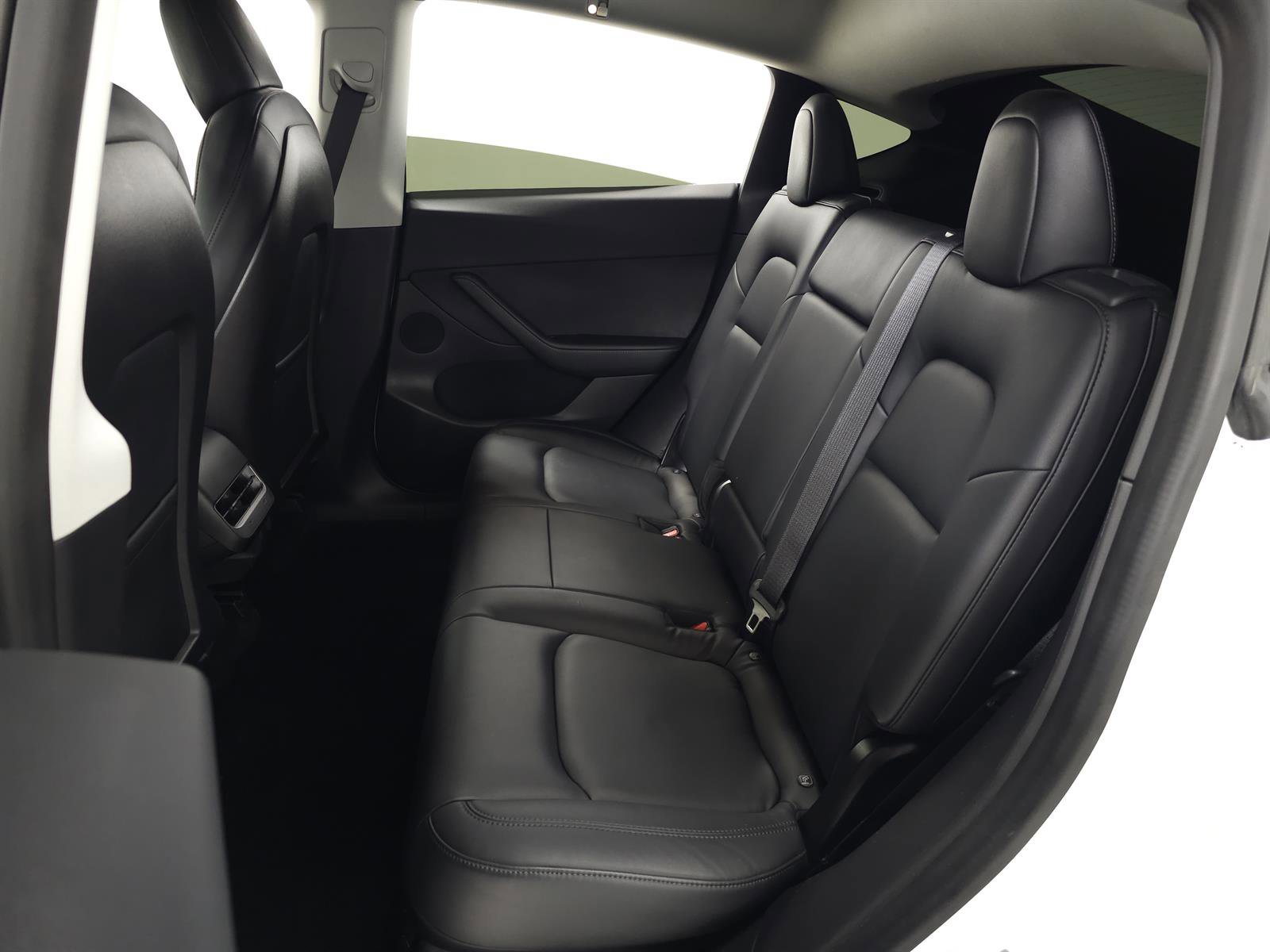 Used 2020 Tesla Model Y Long Range image 35