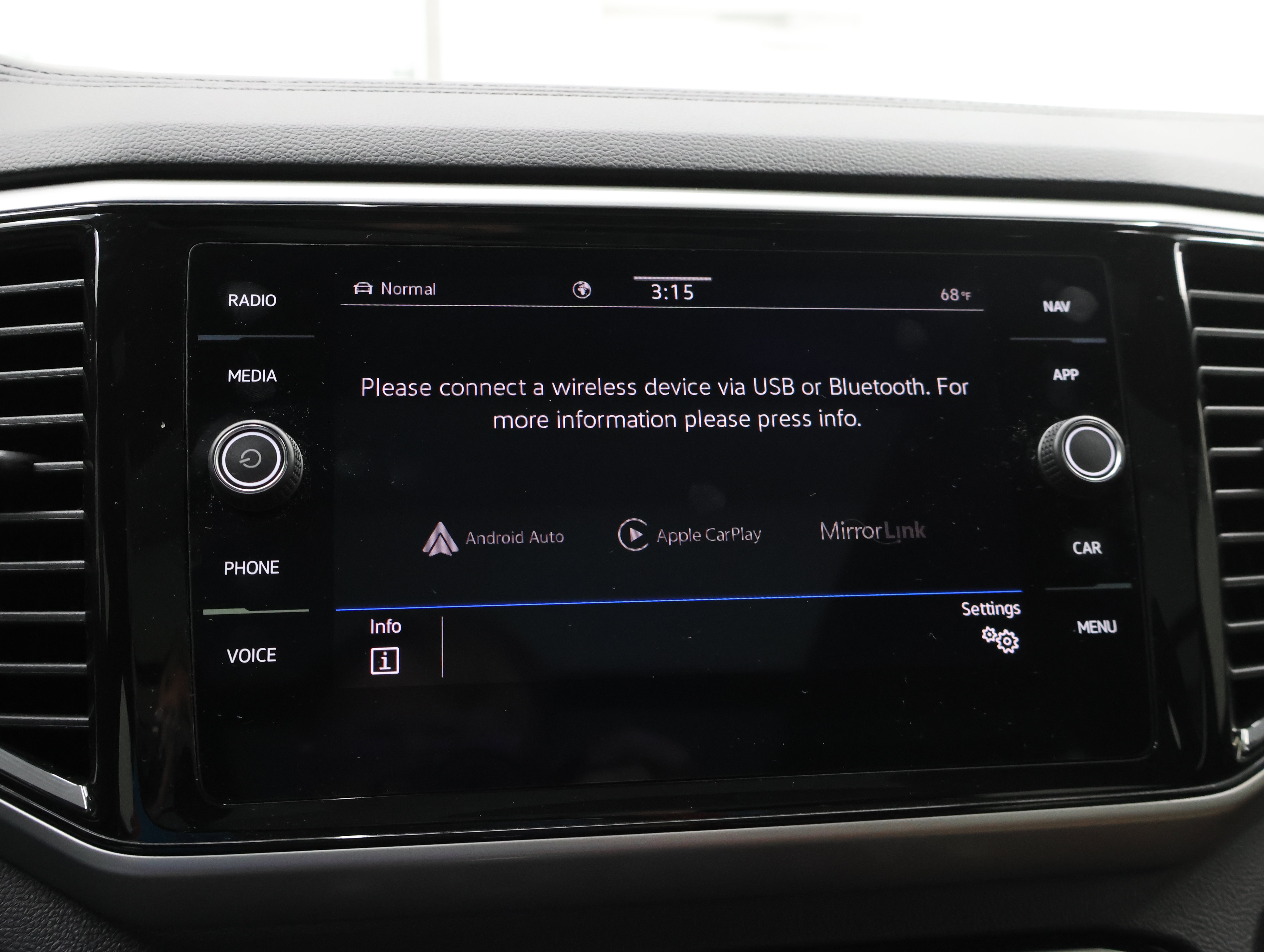 Used 2023 Volkswagen Atlas Cross Sport SEL R-Line AWD/4WD image 56