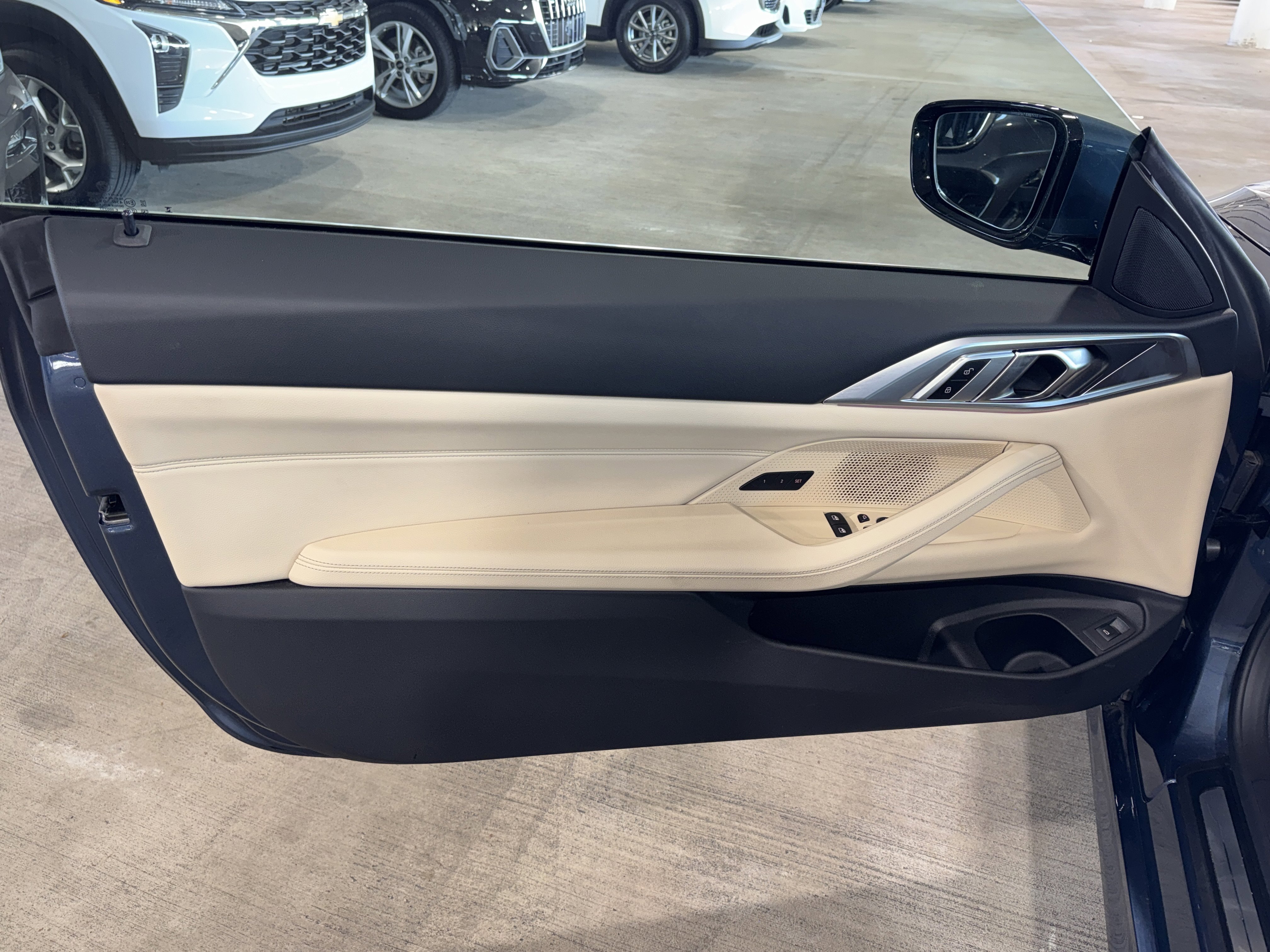 Used 2025 BMW 430i xDrive Coupe w/ Premium Package image 14