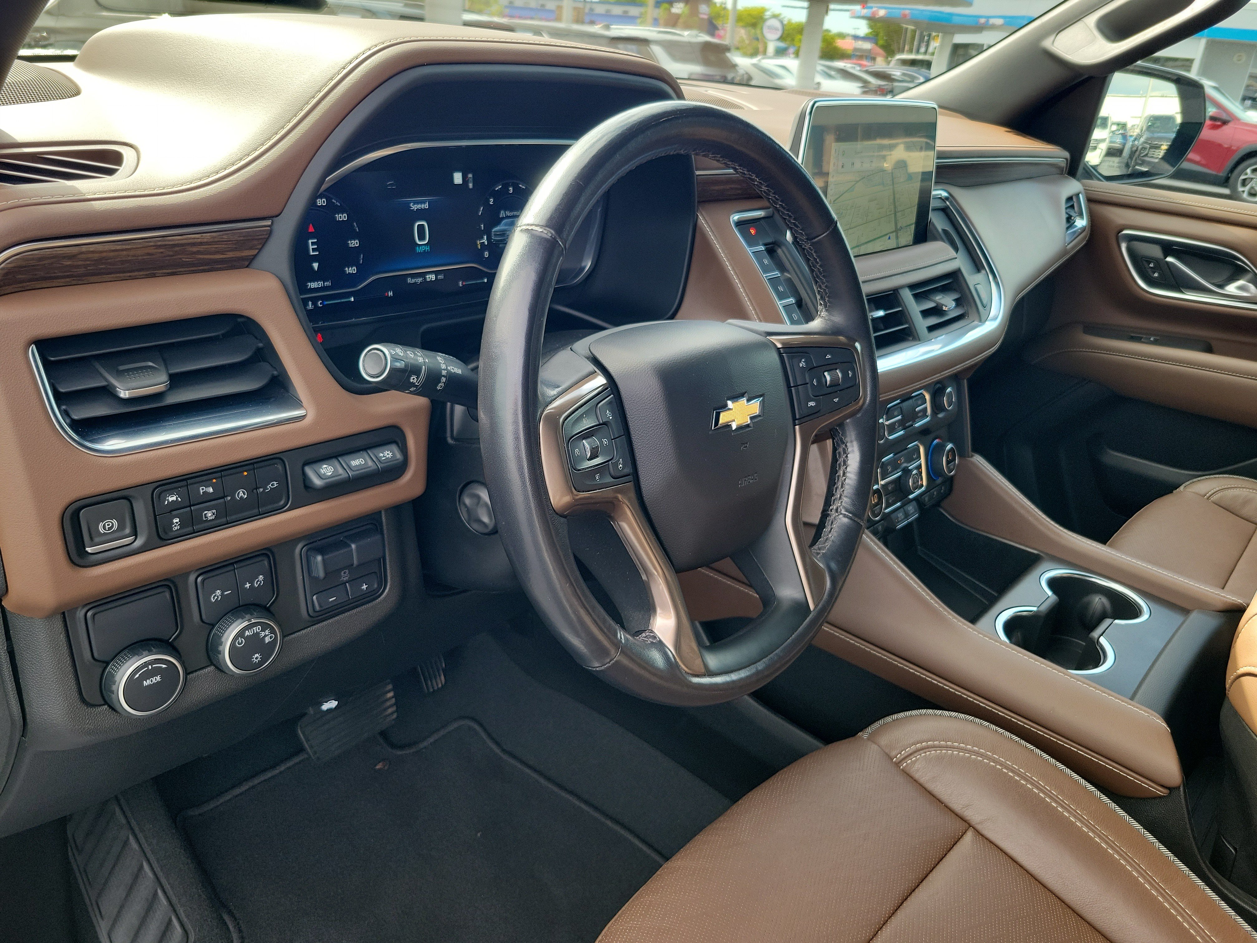 Used 2022 Chevrolet Suburban High Country w/ Premium Package RWD image 18