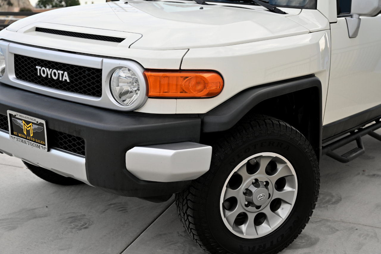 Used 2013 Toyota FJ Cruiser 4WD image 34