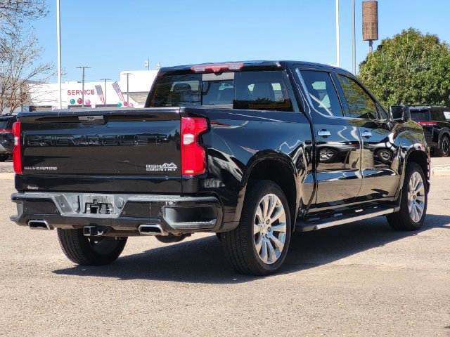 Used 2021 Chevrolet Silverado 1500 High Country w/ Technology Package AWD/4WD image 4