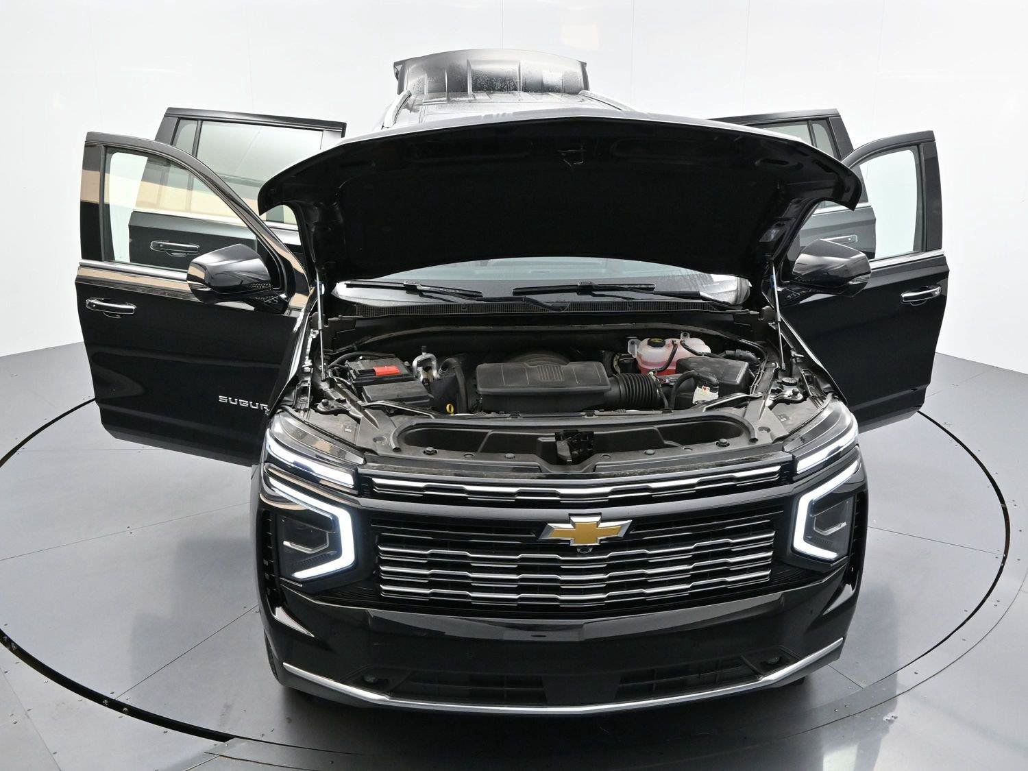 Used 2025 Chevrolet Suburban High Country AWD/4WD image 53
