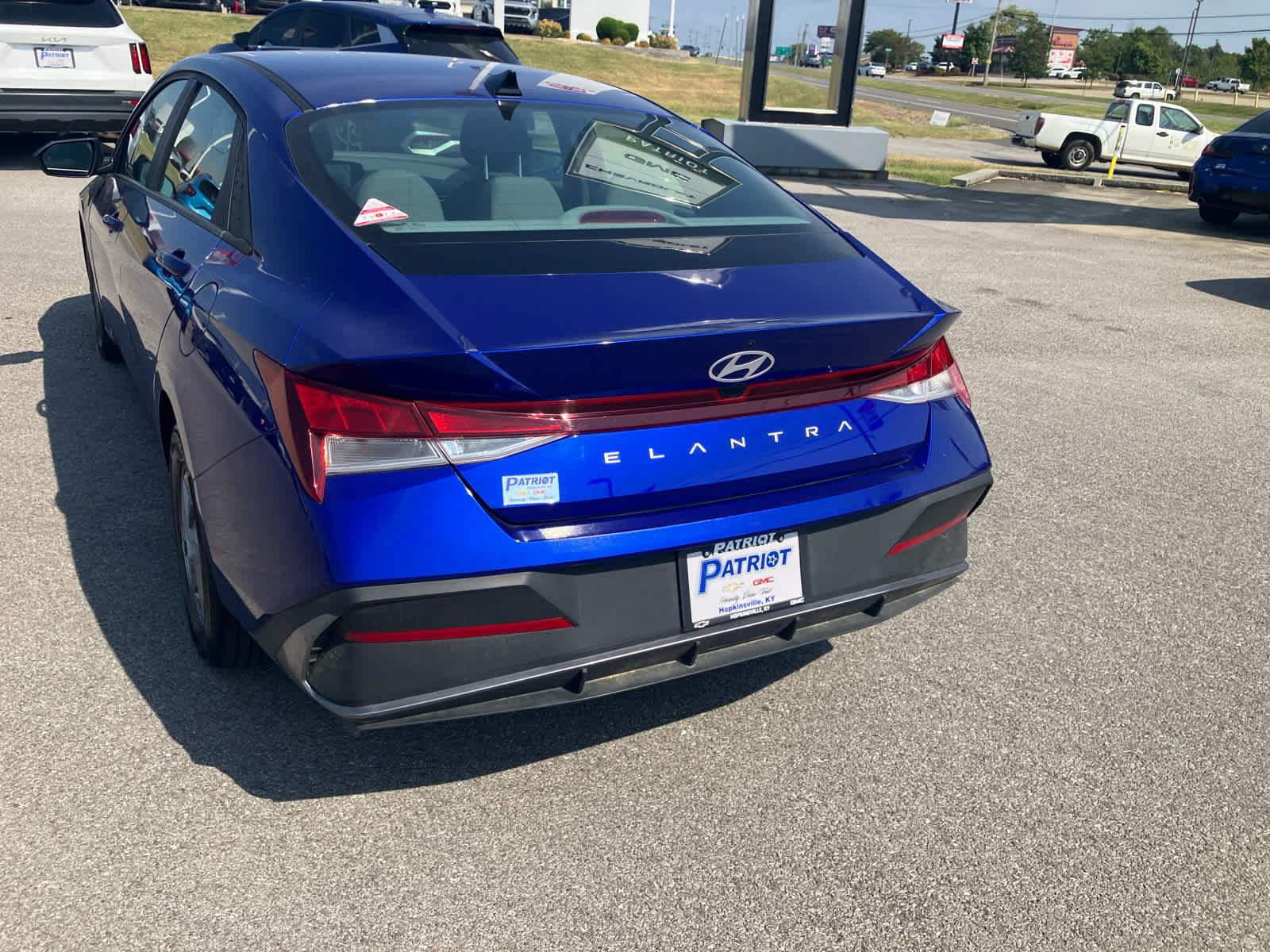 Used 2024 Hyundai Elantra SE FWD image 6