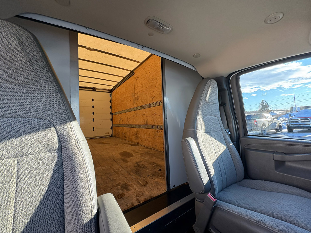 Used 2023 GMC Savana 3500 Extended w/ Power Convenience Package image 28