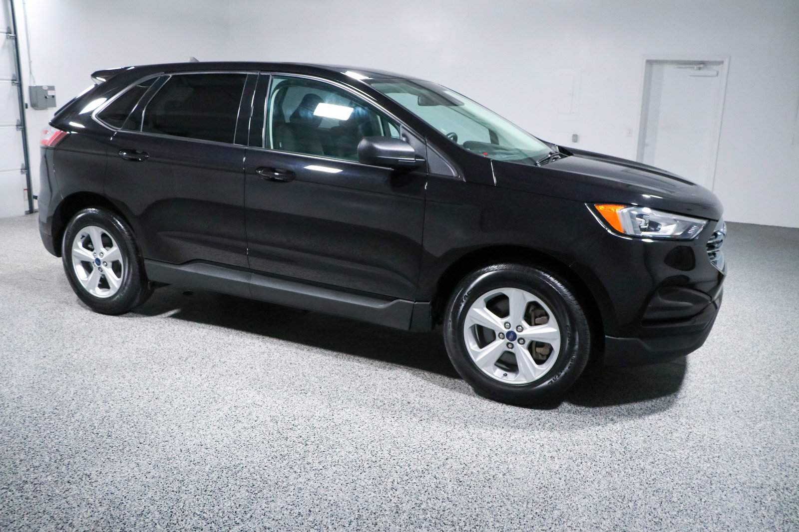 Used 2021 Ford Edge SE image 6