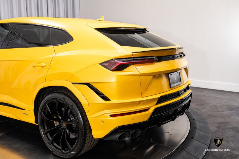 Used 2023 Lamborghini Urus S image 13