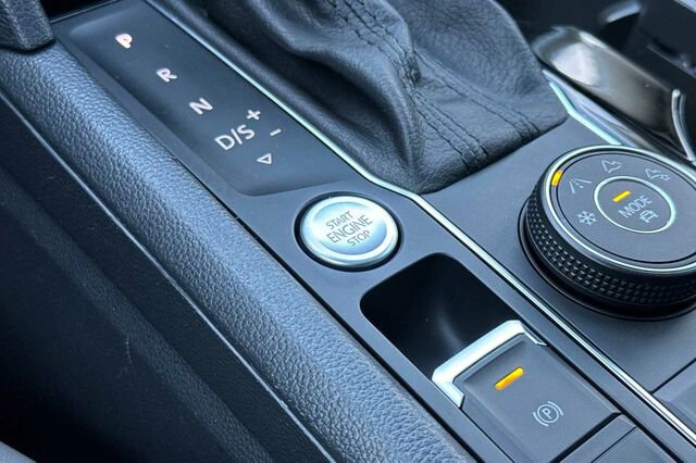 Used 2021 Volkswagen Atlas SEL Premium image 20