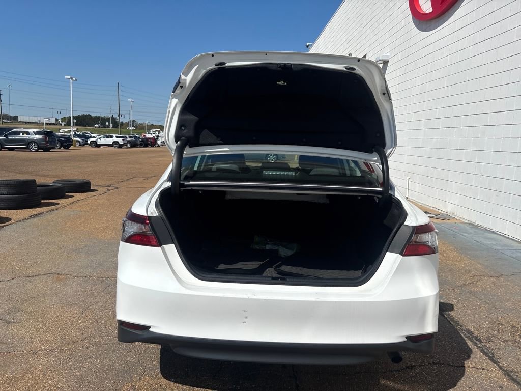 Used 2023 Toyota Camry LE image 27