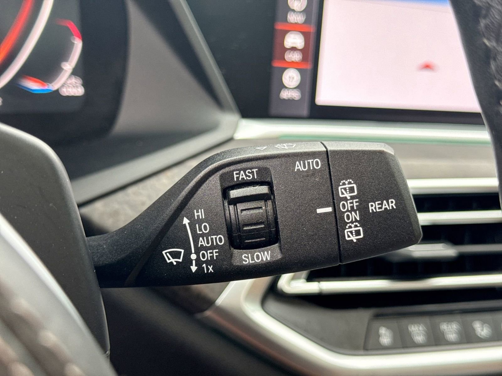 Used 2019 BMW X5 xDrive50i w/ M Sport Package image 30