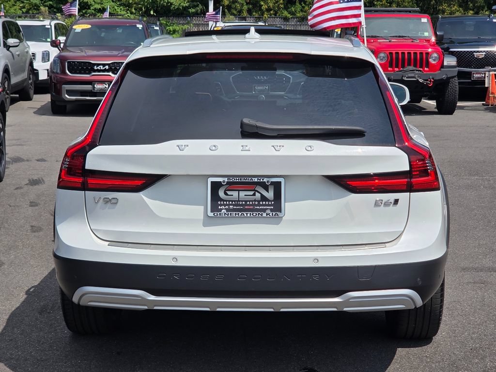 Used 2025 Volvo V90 B6 Cross Country Ultra w/ Protection Package Premier AWD/4WD image 5