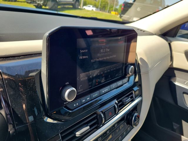 Used 2025 Nissan Pathfinder SV FWD image 19