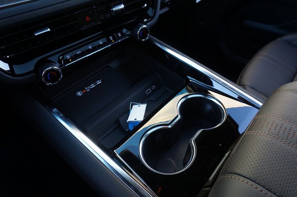 New 2026 Chevrolet Suburban High Country w/ Sun And Tow Package image 18