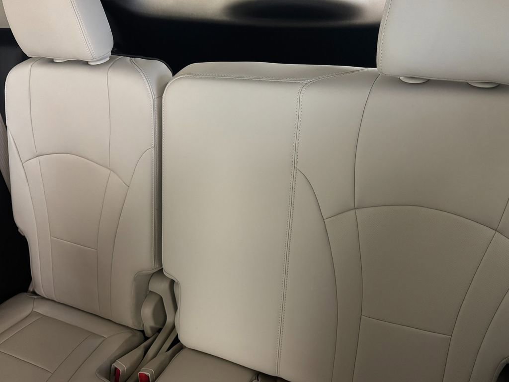 Certified 2024 Buick Enclave Essence w/ Experience Buick Package image 13