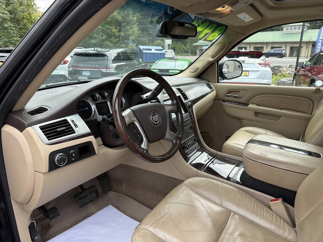 Used 2011 Cadillac Escalade EXT Luxury AWD/4WD image 15