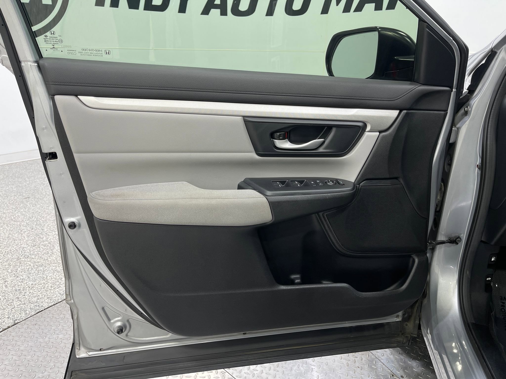 Used 2017 Honda CR-V LX image 12