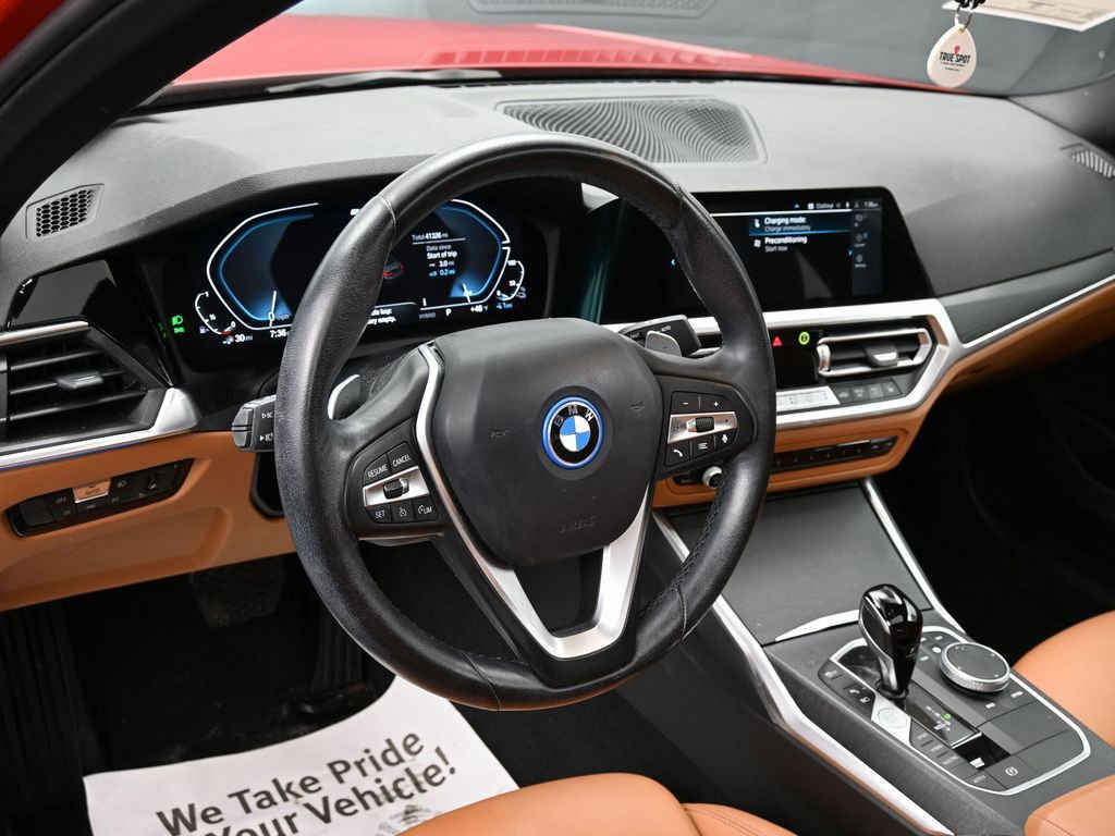 Used 2022 BMW 330e xDrive w/ Convenience Package AWD/4WD image 16