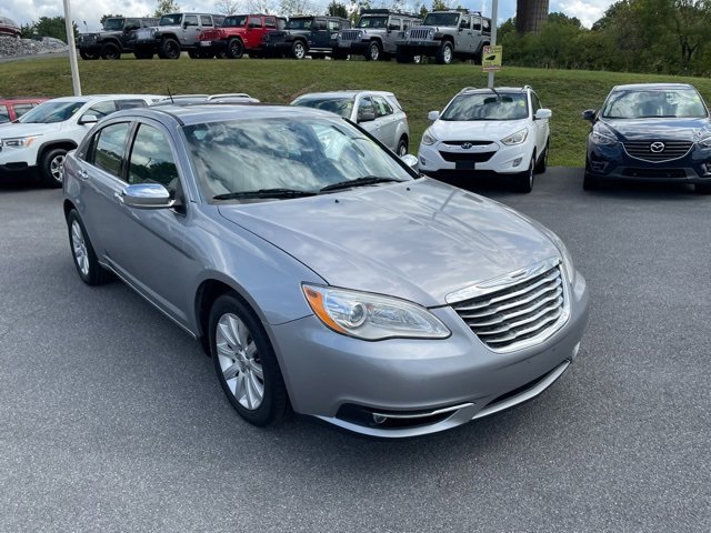 Used 2014 Chrysler 200 Limited w/ Sun/Sound Group image 2