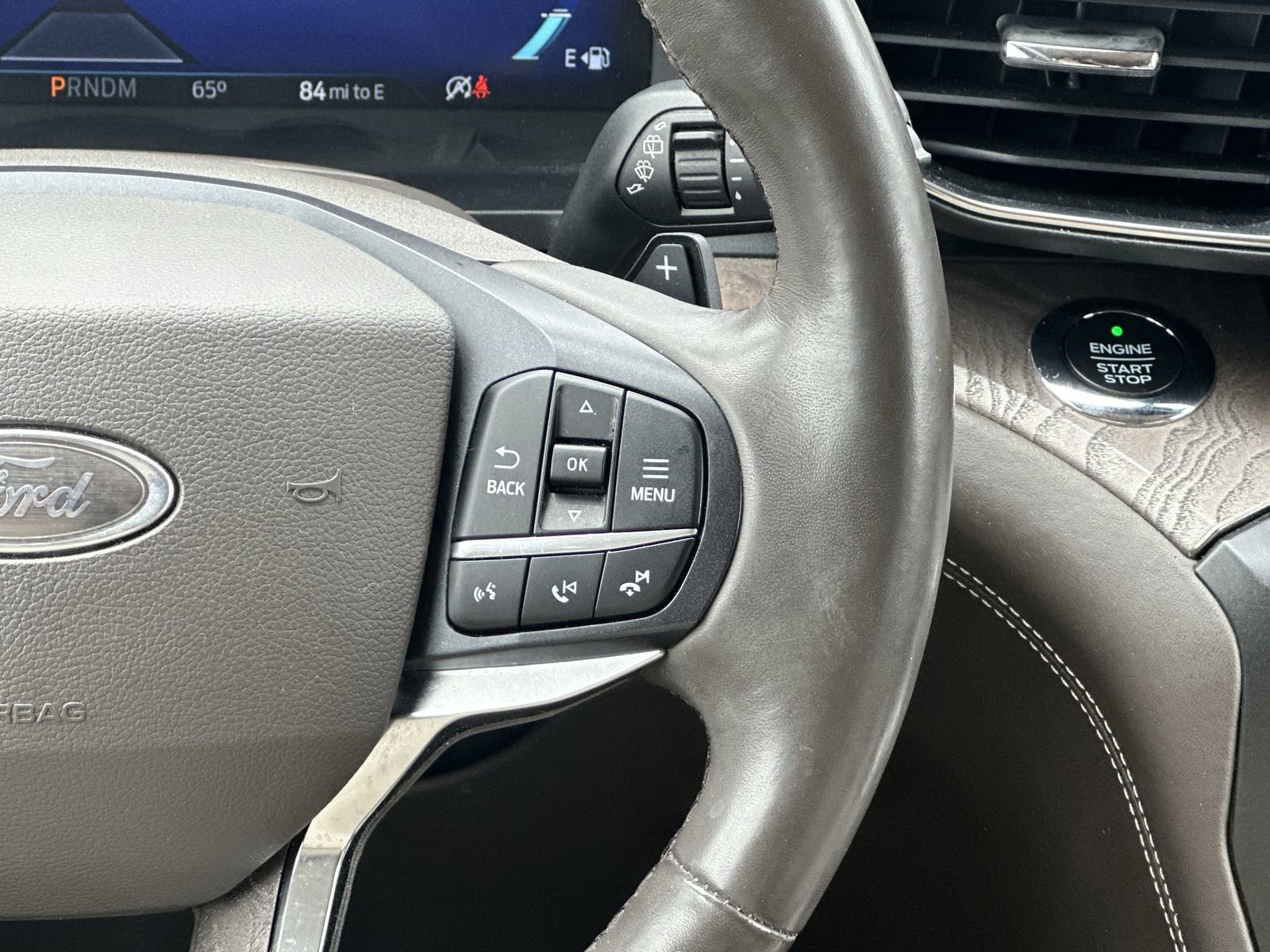 Used 2020 Ford Explorer Platinum w/ Premium Technology Package AWD/4WD image 21