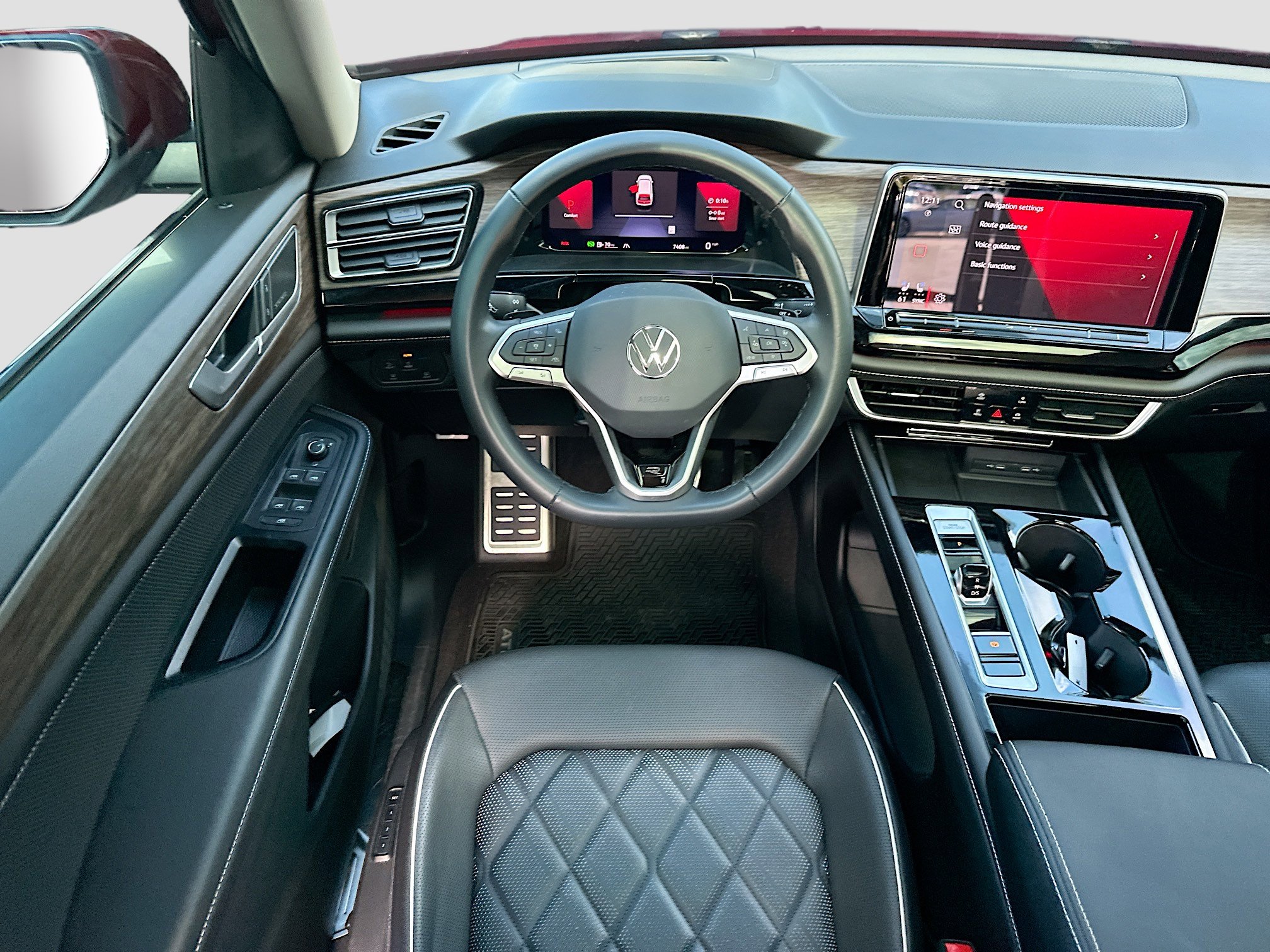 Used 2024 Volkswagen Atlas SEL Premium R-Line image 23