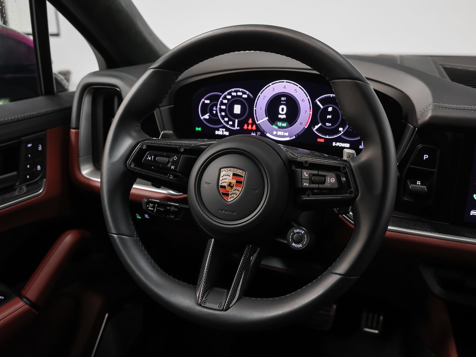 Certified 2024 Porsche Cayenne Turbo AWD/4WD image 45