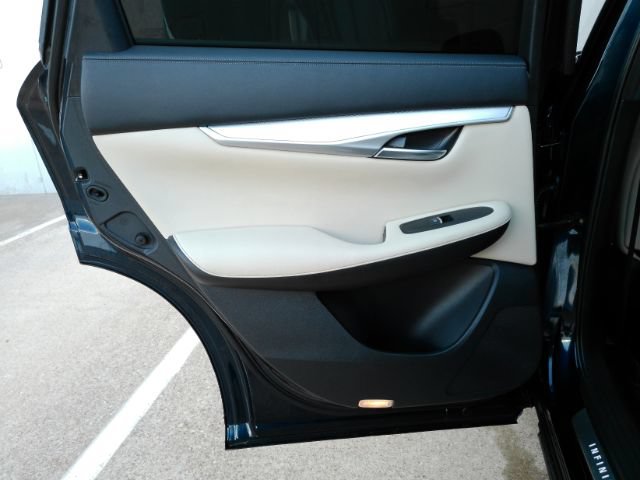 Used 2020 INFINITI QX50 Luxe w/ Navigation Package FWD image 16