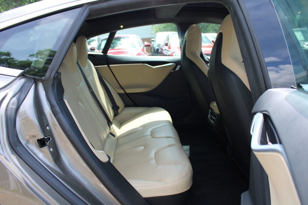 Used 2015 Tesla Model S 70D AWD/4WD image 29