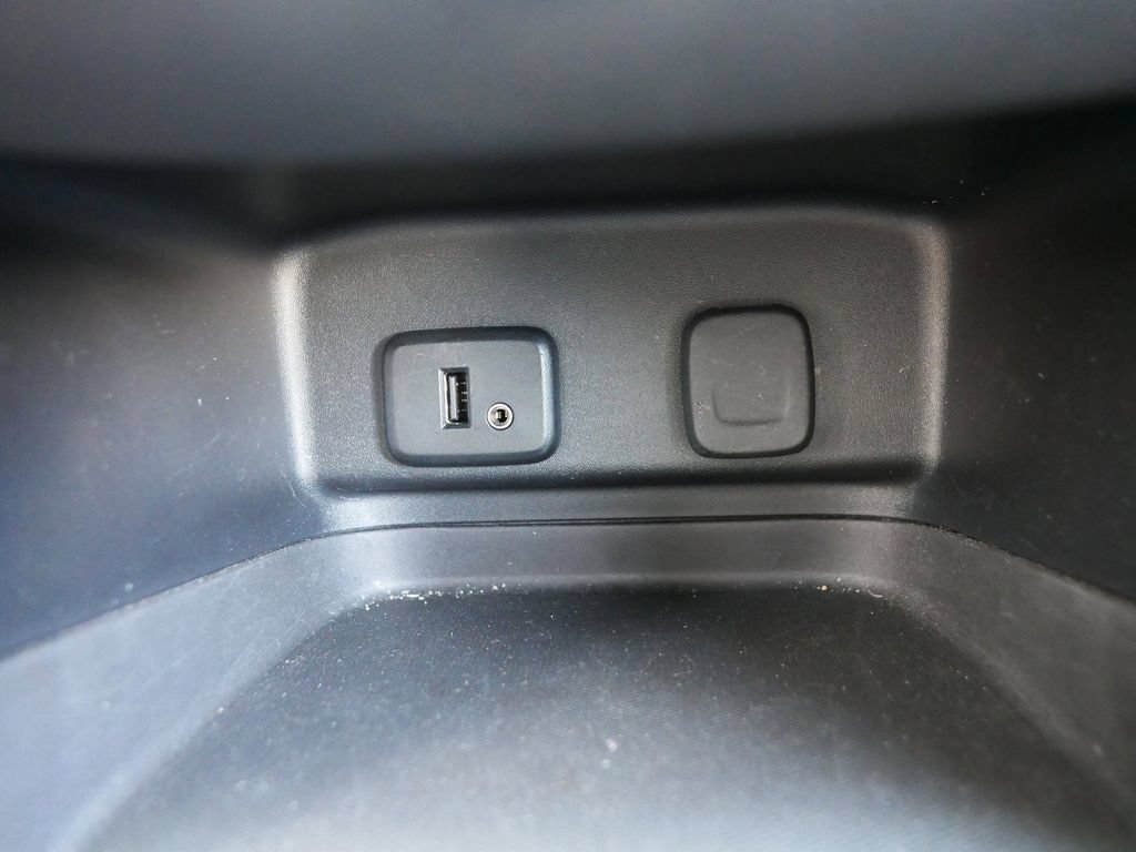 Used 2018 Chevrolet Equinox LT FWD image 26