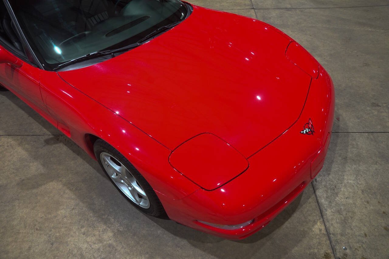 Used 2001 Chevrolet Corvette Coupe RWD image 18