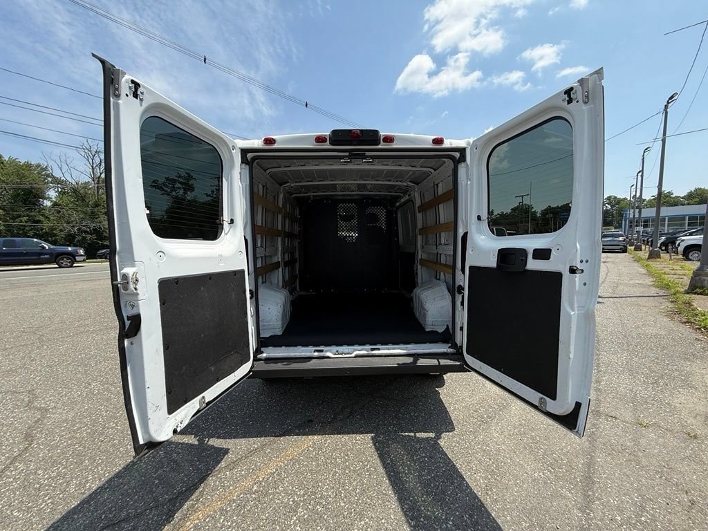 Used 2025 RAM ProMaster 2500 w/ U-Haul Equipment Group FWD image 26