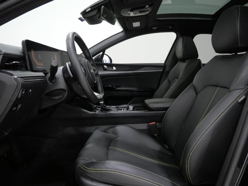 Used 2025 Kia K5 GT FWD image 13