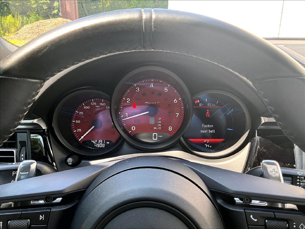 Certified 2023 Porsche Macan Turbo AWD/4WD image 25