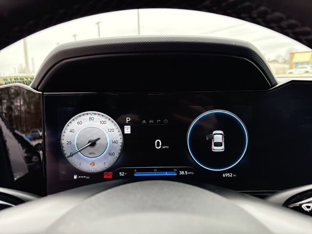 Used 2025 Hyundai Elantra SEL image 14