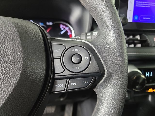 Used 2025 Toyota RAV4 XLE FWD image 23