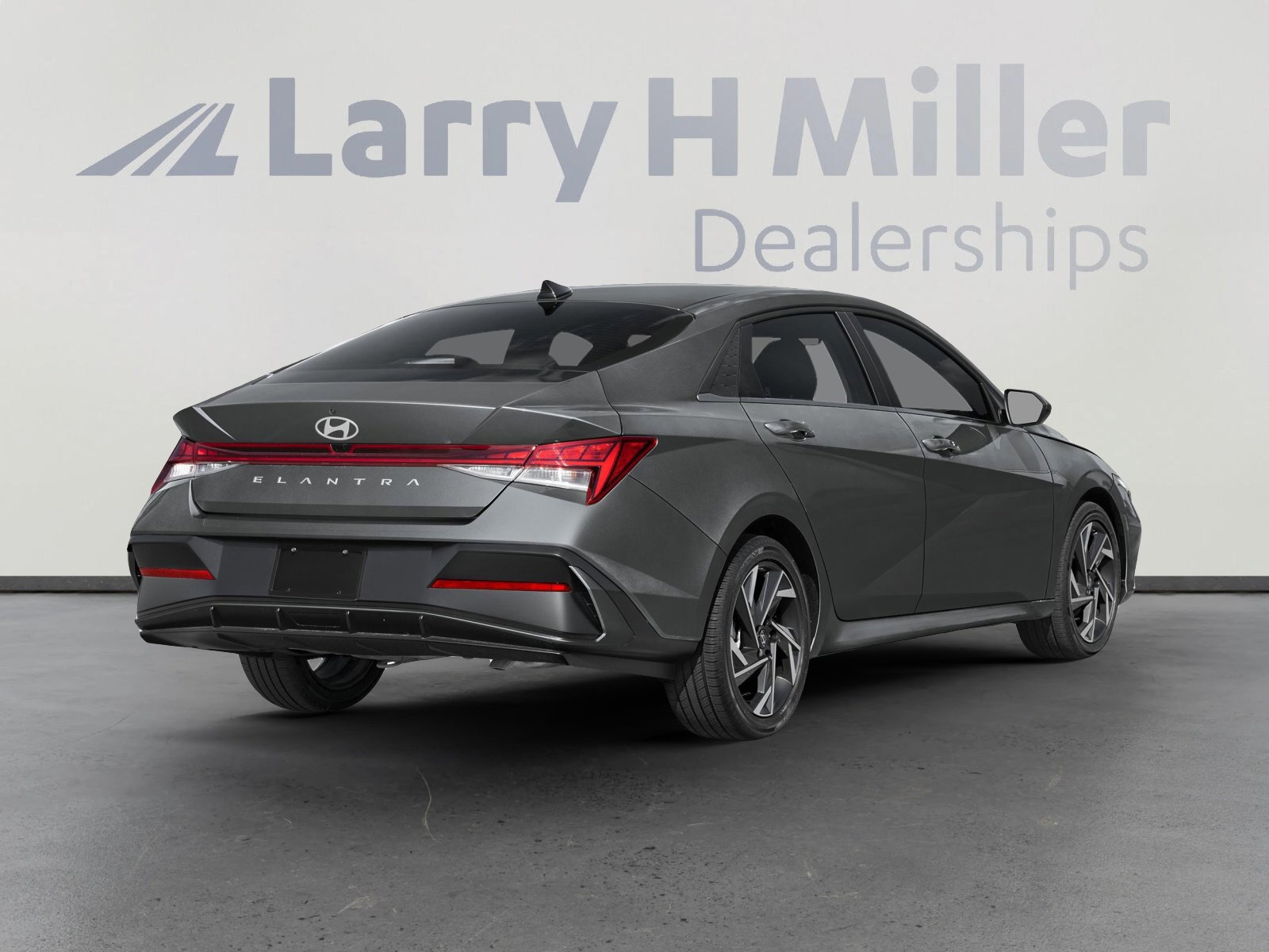 Used 2025 Hyundai Elantra SEL FWD image 3