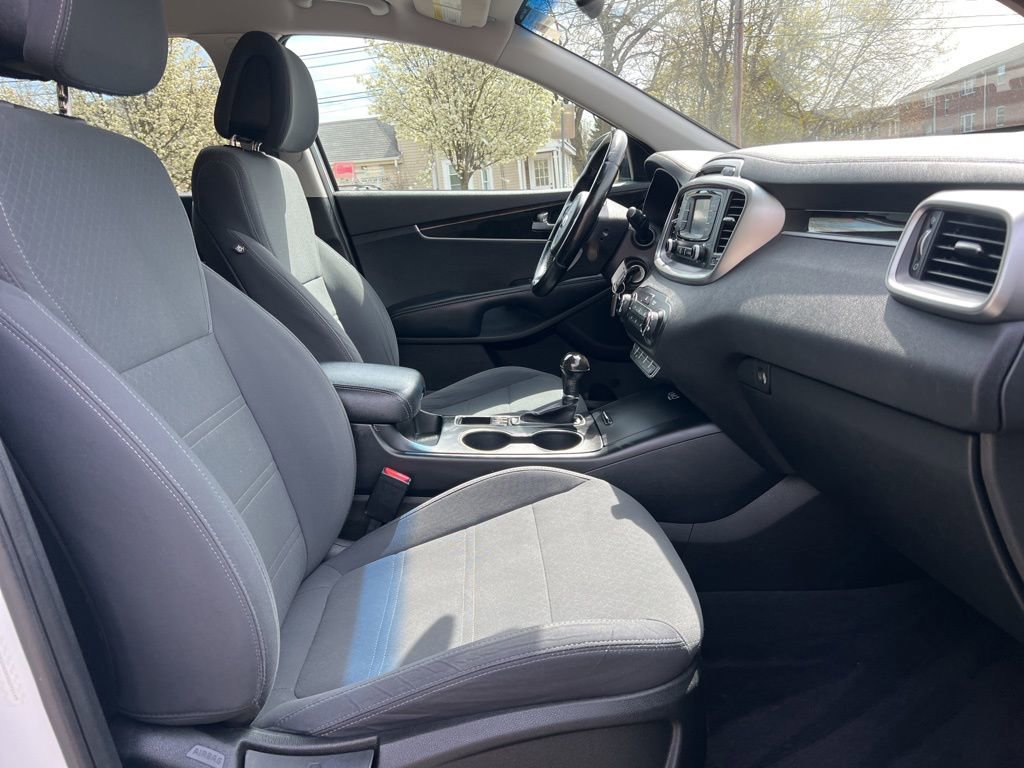 Used 2016 Kia Sorento LX w/ LX Convenience Package AWD/4WD image 24