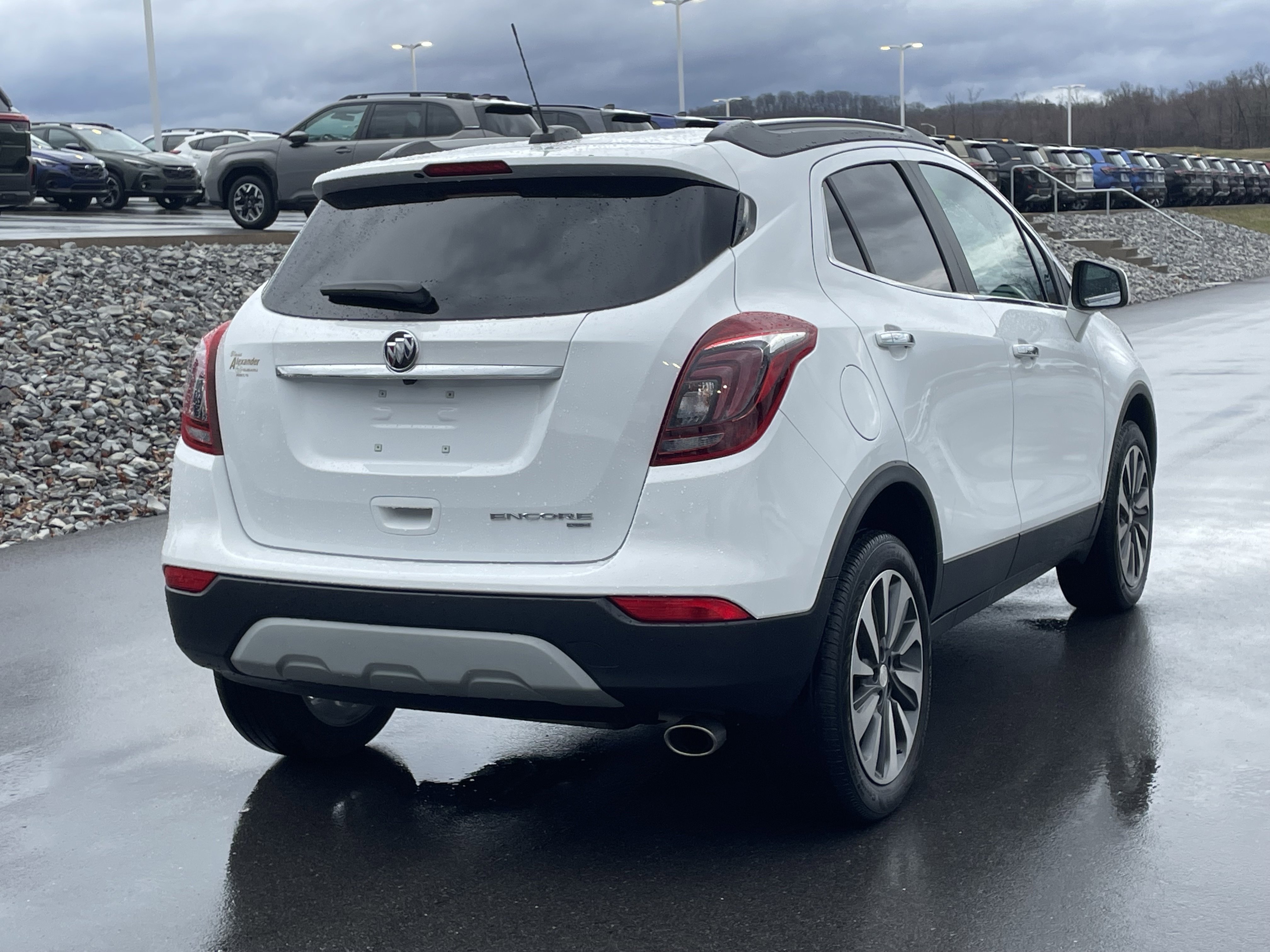 Used 2022 Buick Encore Preferred w/ Safety Package image 3