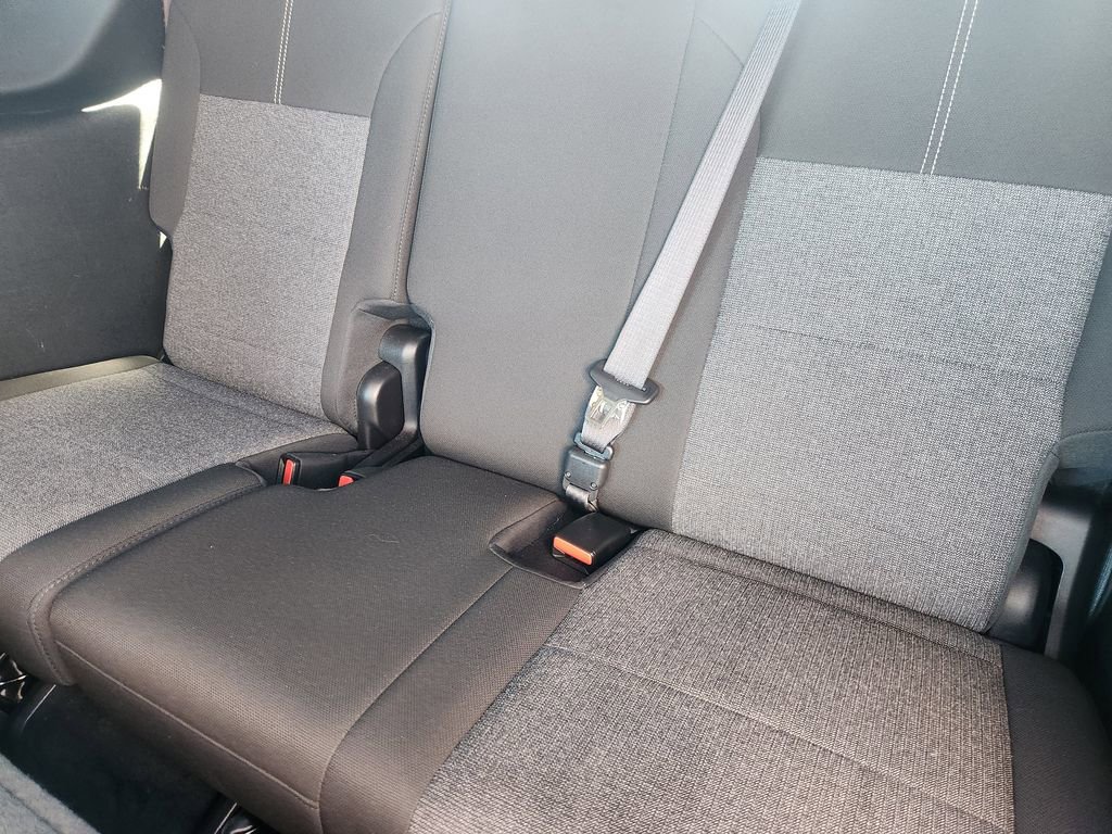 Used 2025 GMC Acadia Elevation image 30