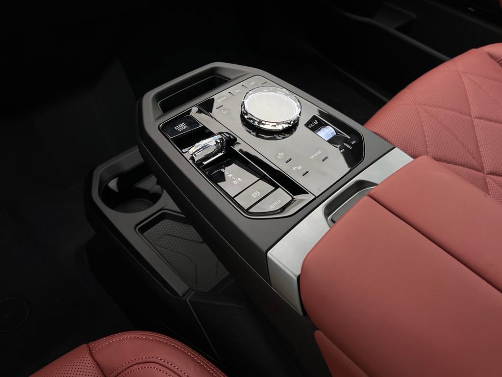 New 2026 BMW iX xDrive45 w/ M Sport Package image 18