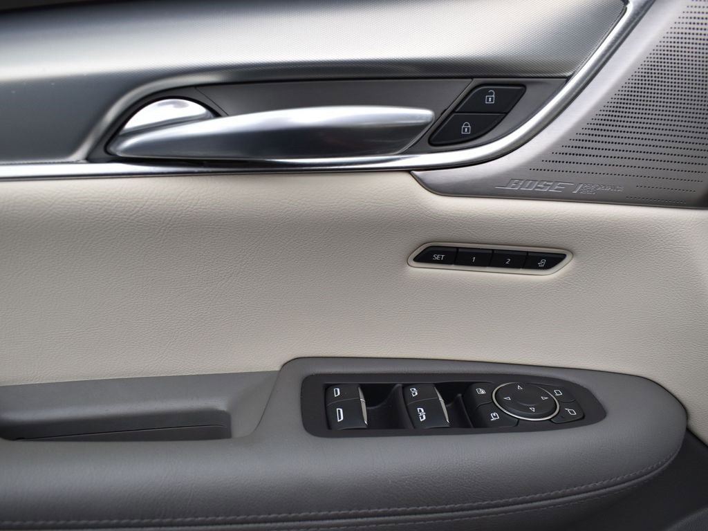 Certified 2022 Cadillac XT5 Premium Luxury w/ Technology Package image 10