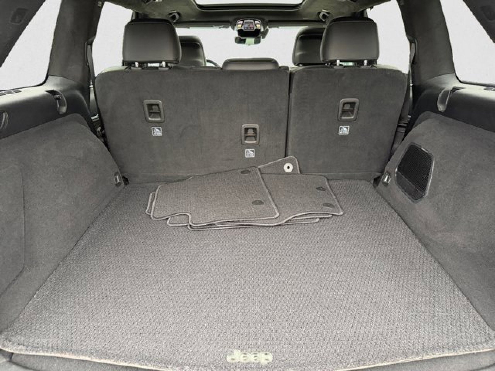 Used 2022 Jeep Grand Cherokee Summit image 19