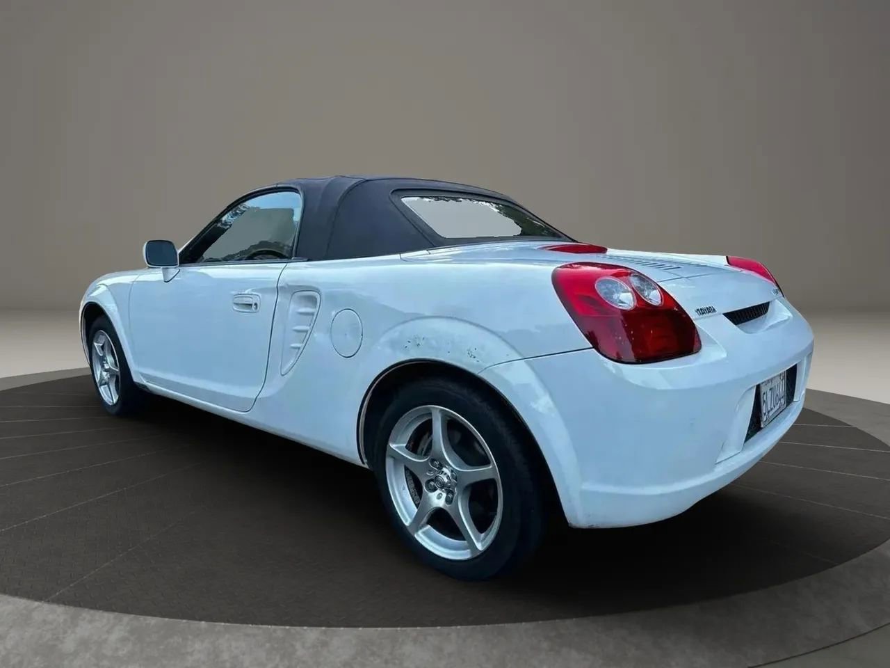 Used 2005 Toyota MR2 image 9
