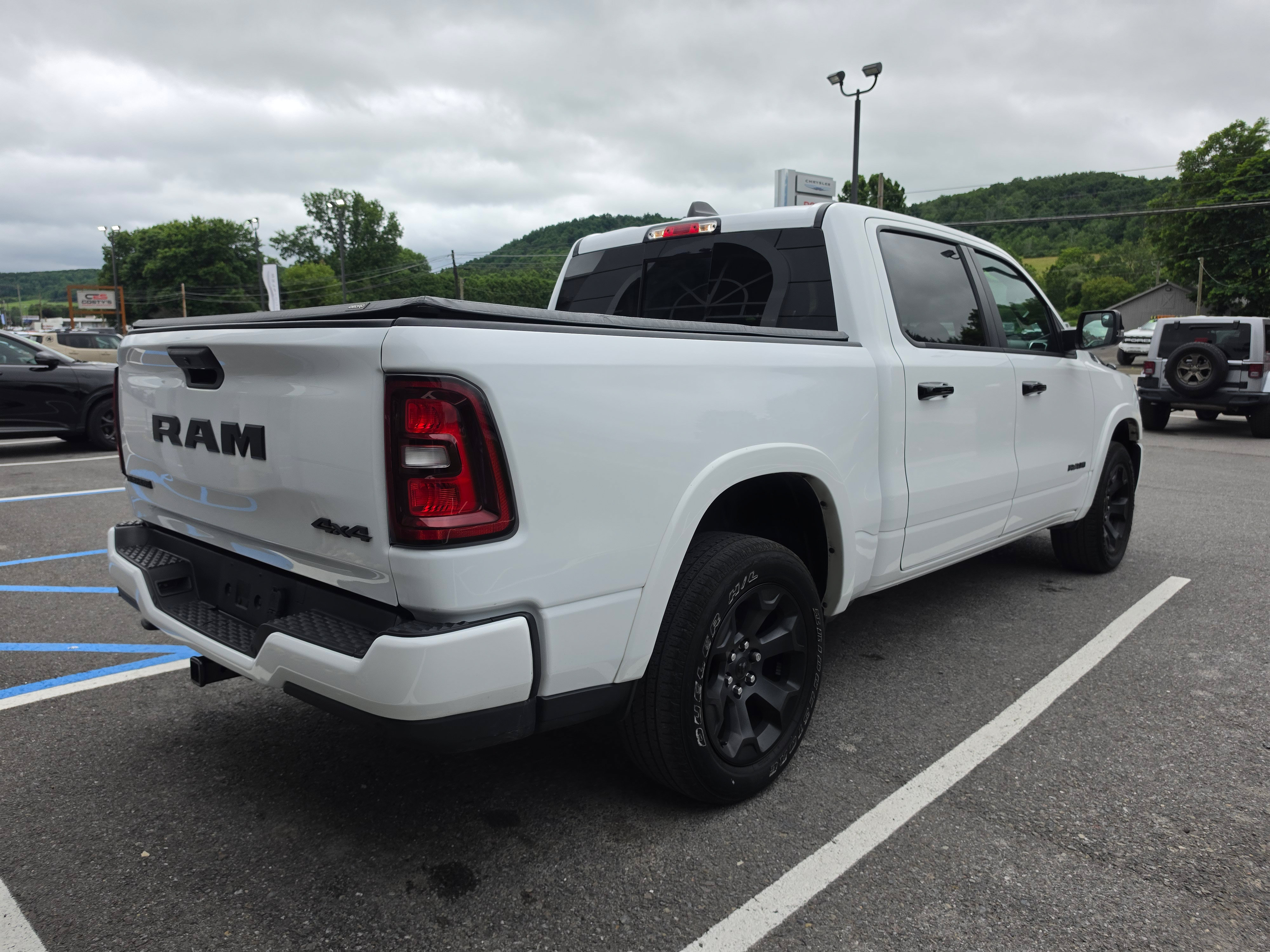 Used 2025 RAM 1500 Big Horn AWD/4WD image 3